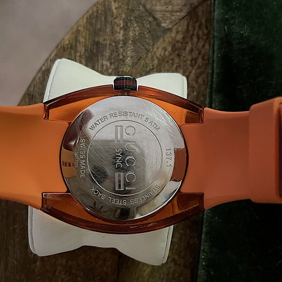Unisex Authentic Gucci watch Orange 🍊 color - Picture 7 of 7